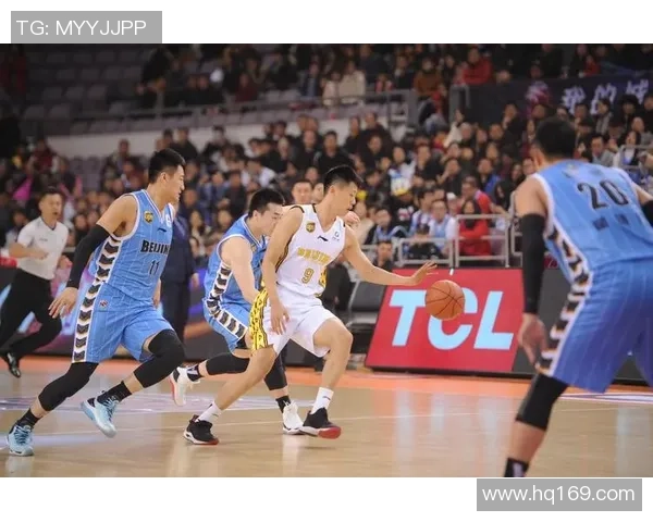 方硕的篮球之路:从青涩少年到职业赛场的闪耀明星